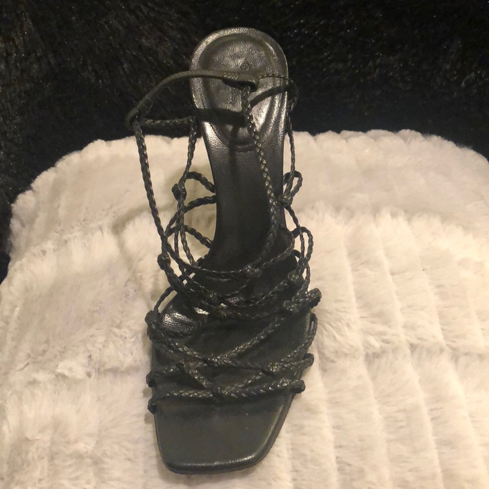 Gucci Heels - Picture 2 of 7